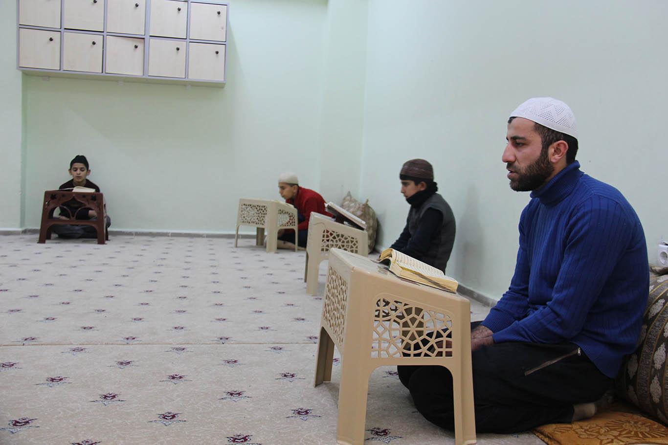 Diyarbakırlı genç, hizmetli olarak görev yaptığı Kur'an kursunda hafız oldu Diyarbakırlı genç, hizmetli olarak görev yaptığı Kur'an kursunda hafız oldu